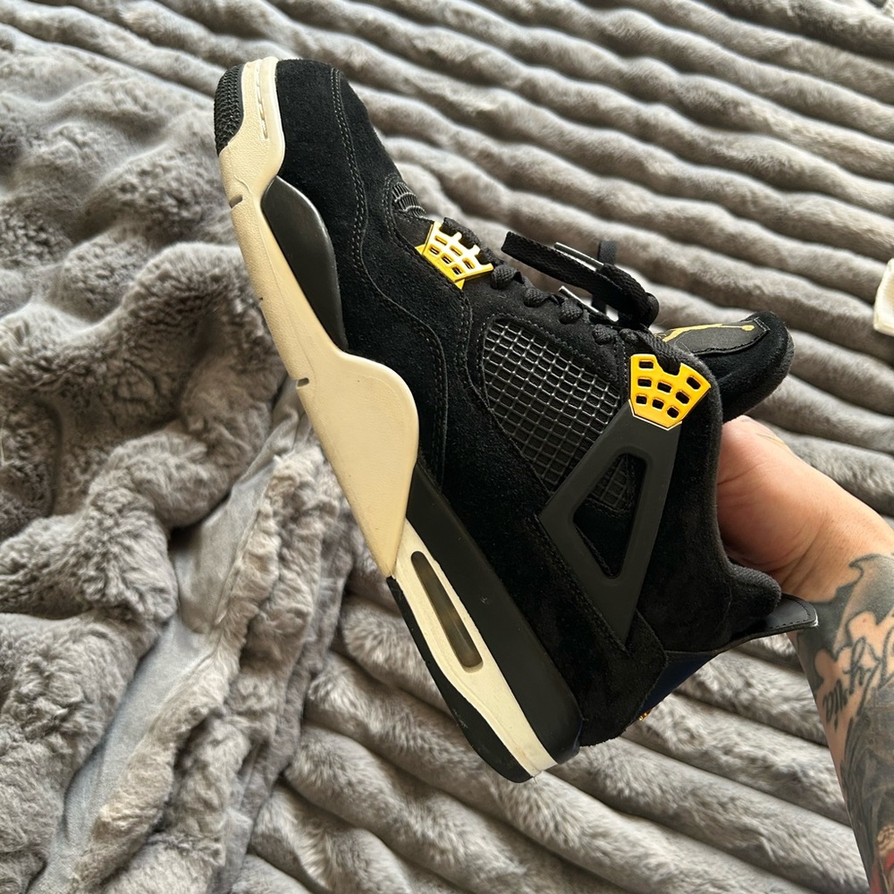 Jordan 4 “ Royalty” used size 11.5